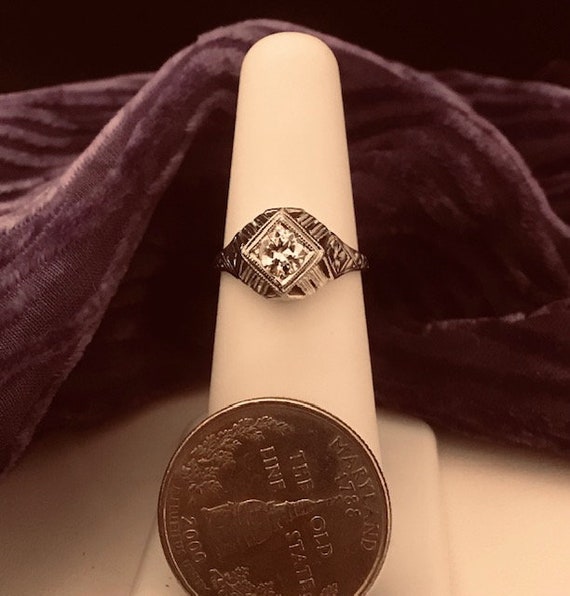 Pretty Art Deco Diamond Ring - image 4