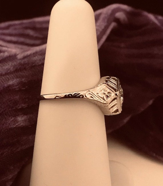 Pretty Art Deco Diamond Ring - image 2