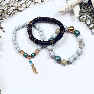 Turquoise Beaded Bracelets, White Turquoise Bracelet, Beaded Bracelet Set, Wood Bracelet, Stacking Bracelets, Stretch Bracelets