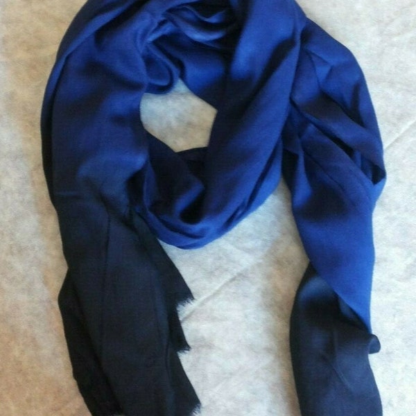 Moroccan Berber Tuareg Scarf,  Authentic Indigo Blue Headgear from Ethnic Tribes - Stylish Nomadic Gift for Men and Women