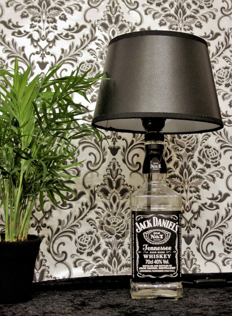 Jack Daniels 0,7l Tischlampe, Geschenk, Upcycling, Handmade Bild 3