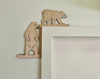 Moldura de esquina para puerta de oso: Arte de pared de madera contrachapada