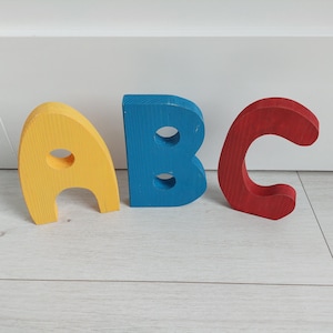 Letras de madera A B C pintadas a mano, vintage, de pie, para bebés, niños pequeños, escuela primaria, decoración educativa, accesorios para sesiones de fotografía