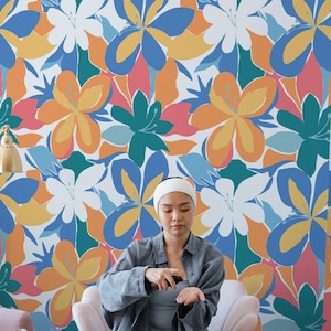 Bold Floral wallpaper - Peel and Stick Wallpaper or Non Pasted Wallpaper / Floral Removable wallpaper / Colorful self-adhesive wallpaper