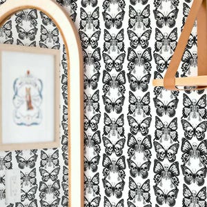 Carta da parati con farfalle in bianco e nero / Carta da parati con teschi, rimovibile, in tessuto o vinile, non incollata / Dimensioni e colori personalizzati