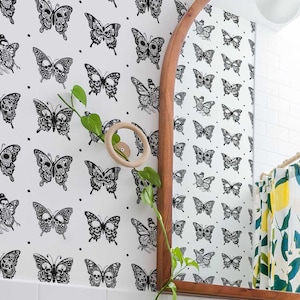 Carta da parati con farfalle in bianco e nero / Carta da parati con teschi, rimovibile, in tessuto o vinile, non incollata / Dimensioni e colori personalizzati
