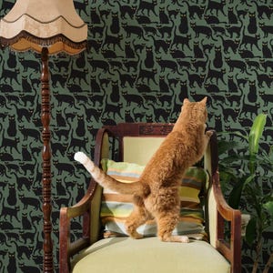 Saliegroen kattenbehang: Gotisch dierenpatroon (niet-voorgelijmd, voorgelijmd, zelfklevend, aangepaste formaten)