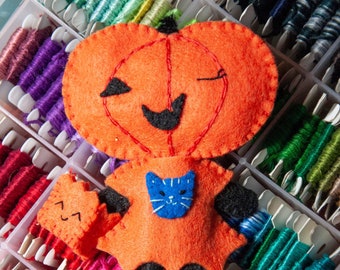 PDF. Halloween Pumpkin Head Girl Doll with Bag.  Plush Doll Pattern, Softie Pattern, Soft felt Toy Pattern.