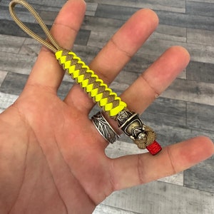 消防士キーチェーン、パラコード ストラップ、消防士ギフト、ナイフ ストラップ、消防士ビーズ、EDC キーリング、毎日持ち歩くキーチェーン