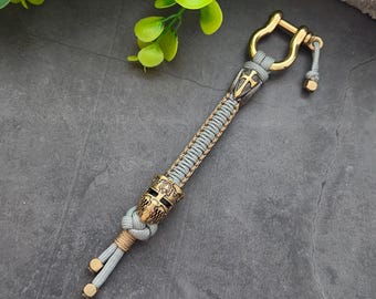 Handmade Knight Paracord Lanyard – Brass Templar Helmet & Shield Bead