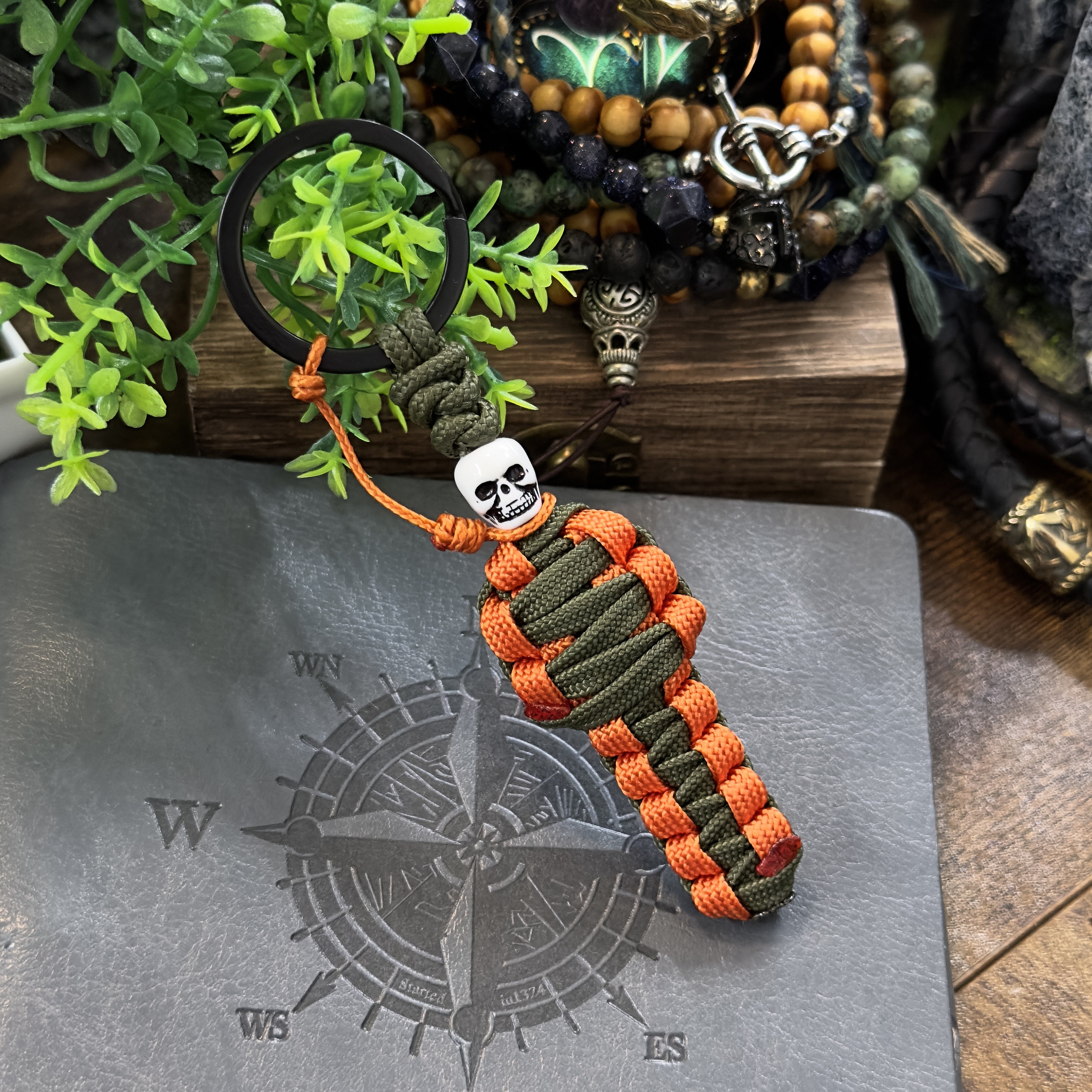Handmade Paracord Skull Keychain – Halloween Keyring, Hangman