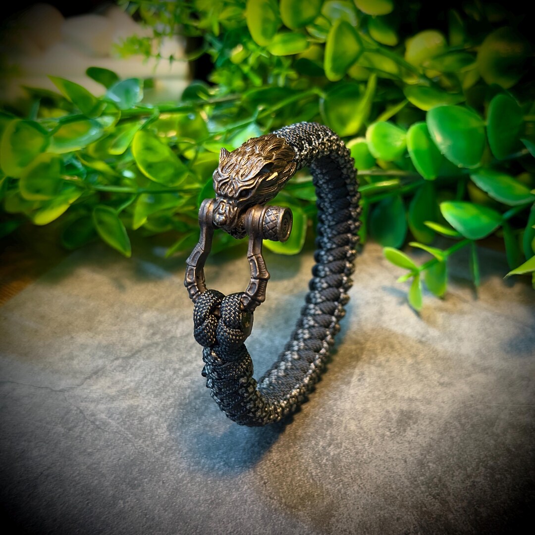 Wolf Head Clasp Paracord Bracelet | Norse Viking EDC Jewelry - Etsy