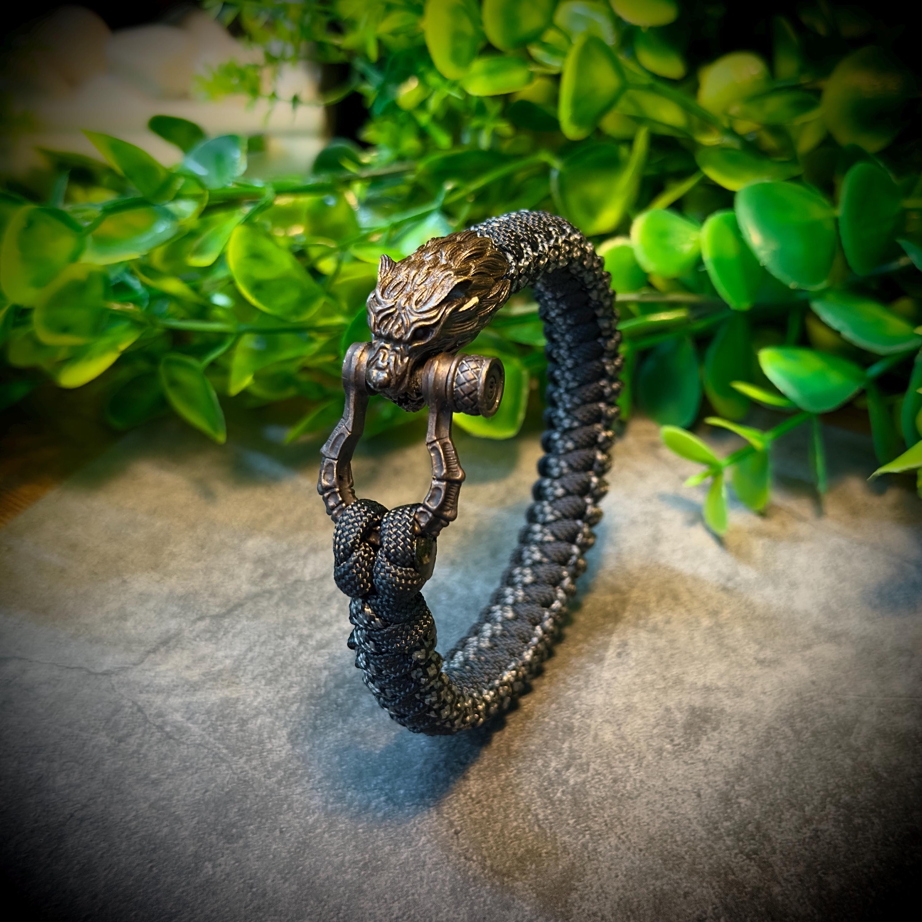 Wolf Head Clasp Paracord Bracelet | Norse Viking EDC Jewelry - Etsy