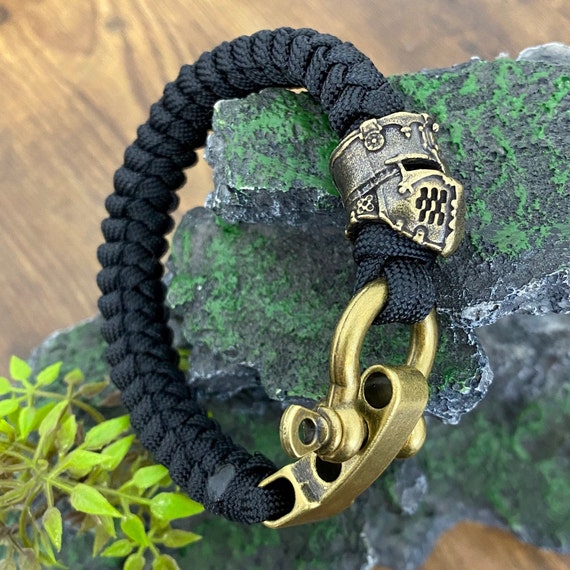 Brass hotsell paracord shackle