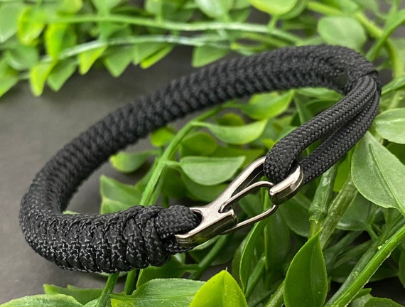 Rope Bracelet Paracord Bracelet Featuring a Grey Carabiner Clip 