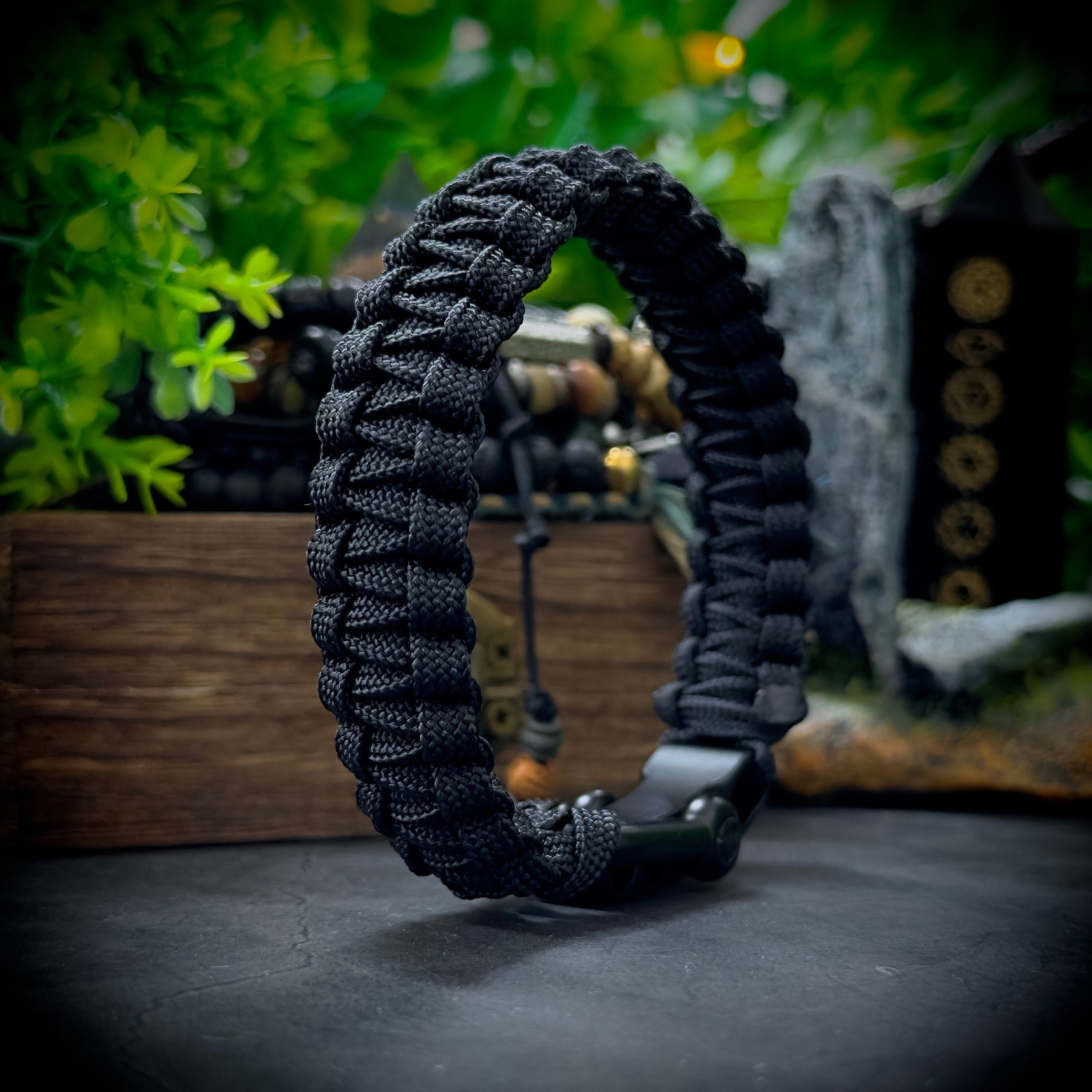 Bracelet Paracord Mil-Tec – Olive – 15 Mm – 100% Polyester – Secourable – Clip Plastique – Tressé Main