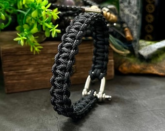Handmade Cobra Weave Paracord Bracelet – Stainless Steel Shackle