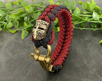 Templar Knight Helmet Paracord Bracelet, Adjustable Shackle