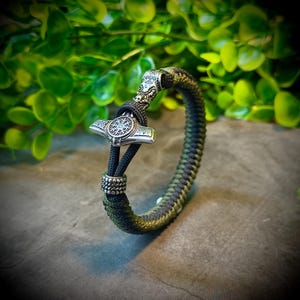 Thor’s Hammer Paracord Bracelet – Viking Mjölnir, Mens Norse Cuff, Stainless Steel Wristband