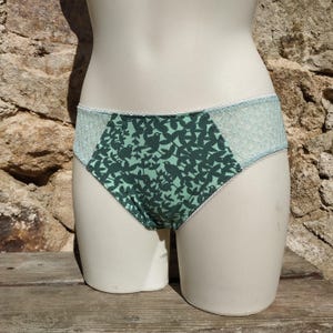 Handmade panties in green organic cotton with bird patterns and very soft tulle