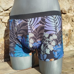 Blue organic cotton boxer shorts with aquatic patterns