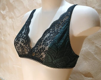 Brassiere en coton bio vert forêt et dentelle de Calais noire