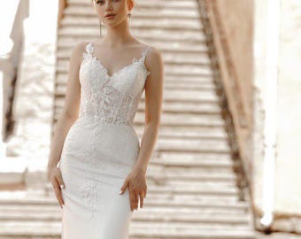 Modern Elegant Wedding Dress – Mermaid Silhouette with Lace Train – Stretch Crepe & Corset Bodice – Custom Bridal Gown
