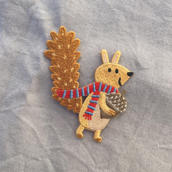 Bügelpatch Eichhörnchen– Süßer Waldtier Aufnäher – Bestickt – Bügelbild für Kleidung