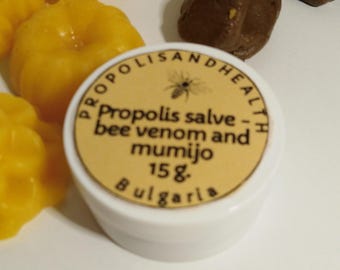 Bálsamo de veneno de abeja con propóleo y mumijo (shilajit) 0.5 oz - Ungüento de veneno de abeja para aliviar el dolor de músculos y articulaciones - 15 g