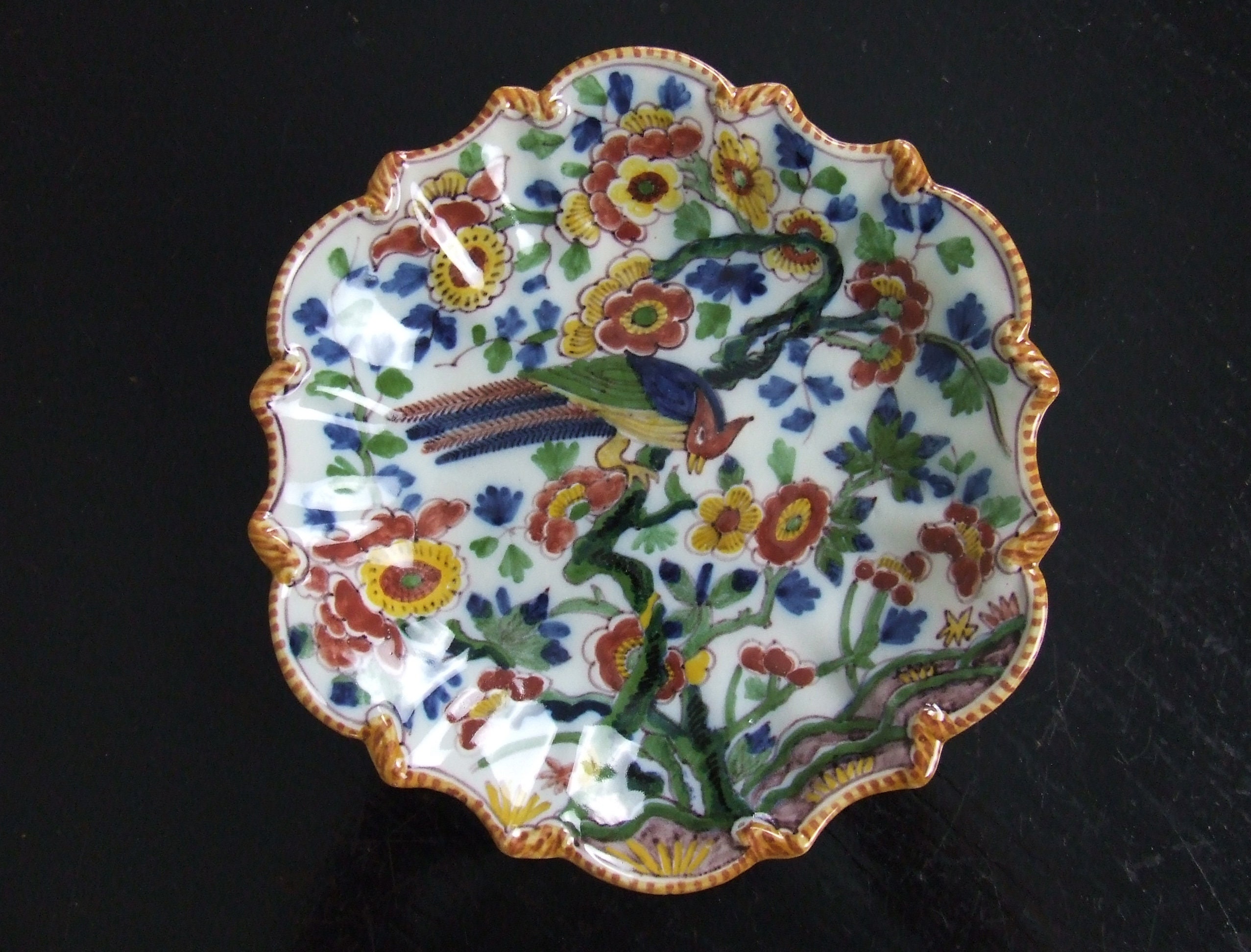 Tichelaar Makkum handpainted Delft chinoiserie style polychrome