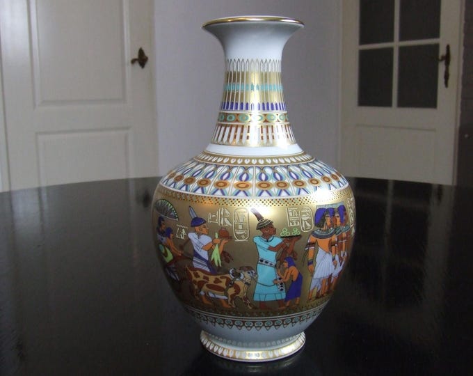 Kaiser Porzellan Germany Egyptian style "Theben" porcelain vase