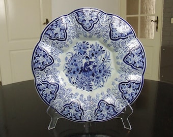 Géo Martel Desvres large handpainted Delft chinoiserie style lobed dish