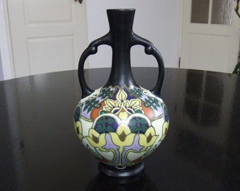 Royal Goedewaagen handpainted Gouda art nouveau / art-deco style 'Iris' vase