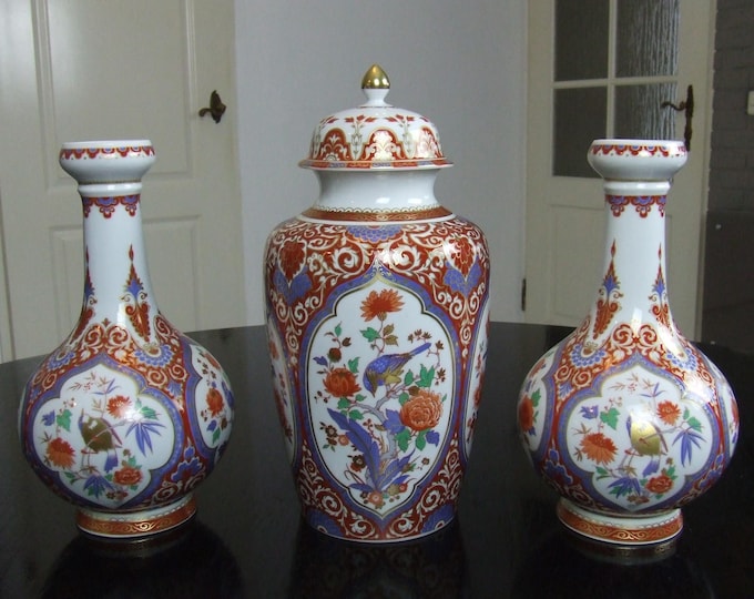 Kaiser Porzellan Germany 3-piece imari style "Ming" porcelain garniture set