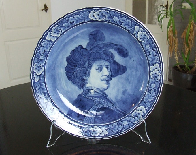 Zenith Gouda - very large handpainted Delft style wall plate with painting after Rembrandt