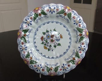 Hendrik van der Wal Makkum handpainted Delft style scalloped and fluted dish / plate (tin glaze)