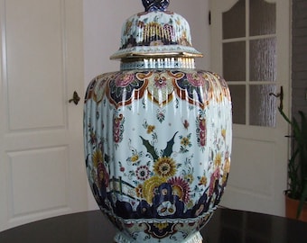 Potterij Rembrandt (Plateelbakkerij Zuid-Holland) royal sized handpainted Delft imari covered vase == RESERVED for SAM! == body, 3rd pmnt ==