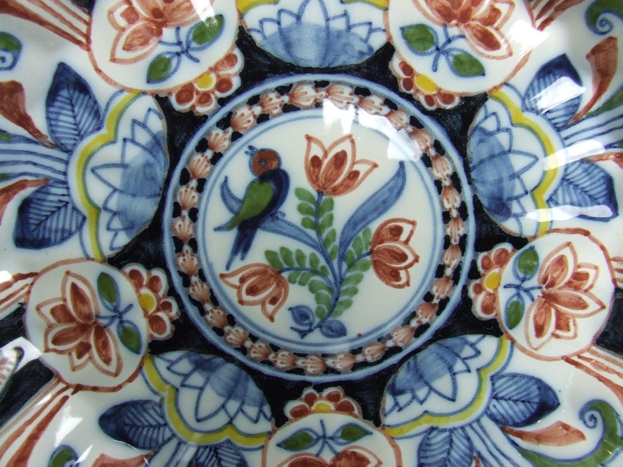Tichelaar Makkum large handpainted Delft style scalloped and Tichelaar Makkum large handpainted Delft style scalloped and