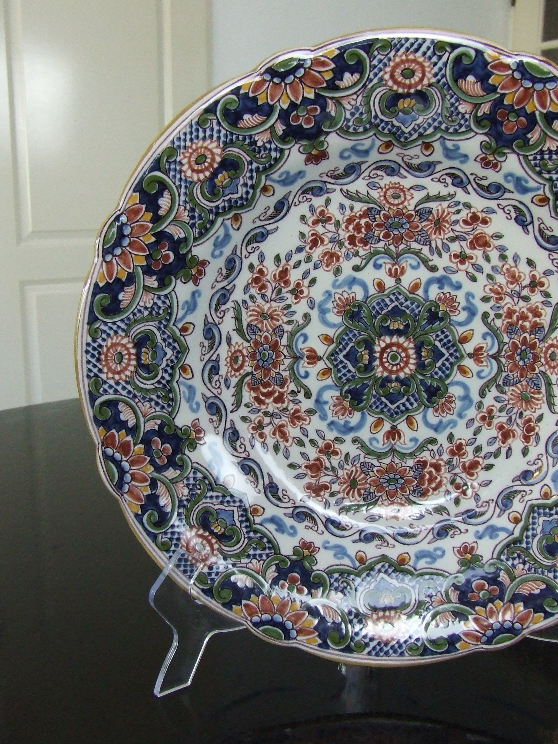 Tichelaar Makkum large handpainted Delft polychrome style dish
