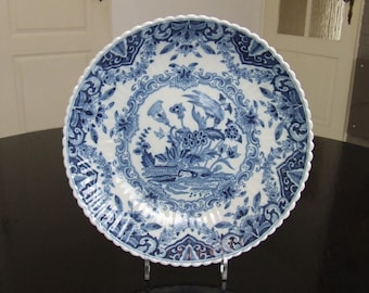 Tichelaar Makkum medium to large handpainted Delft style ribbed dish (tin glaze)