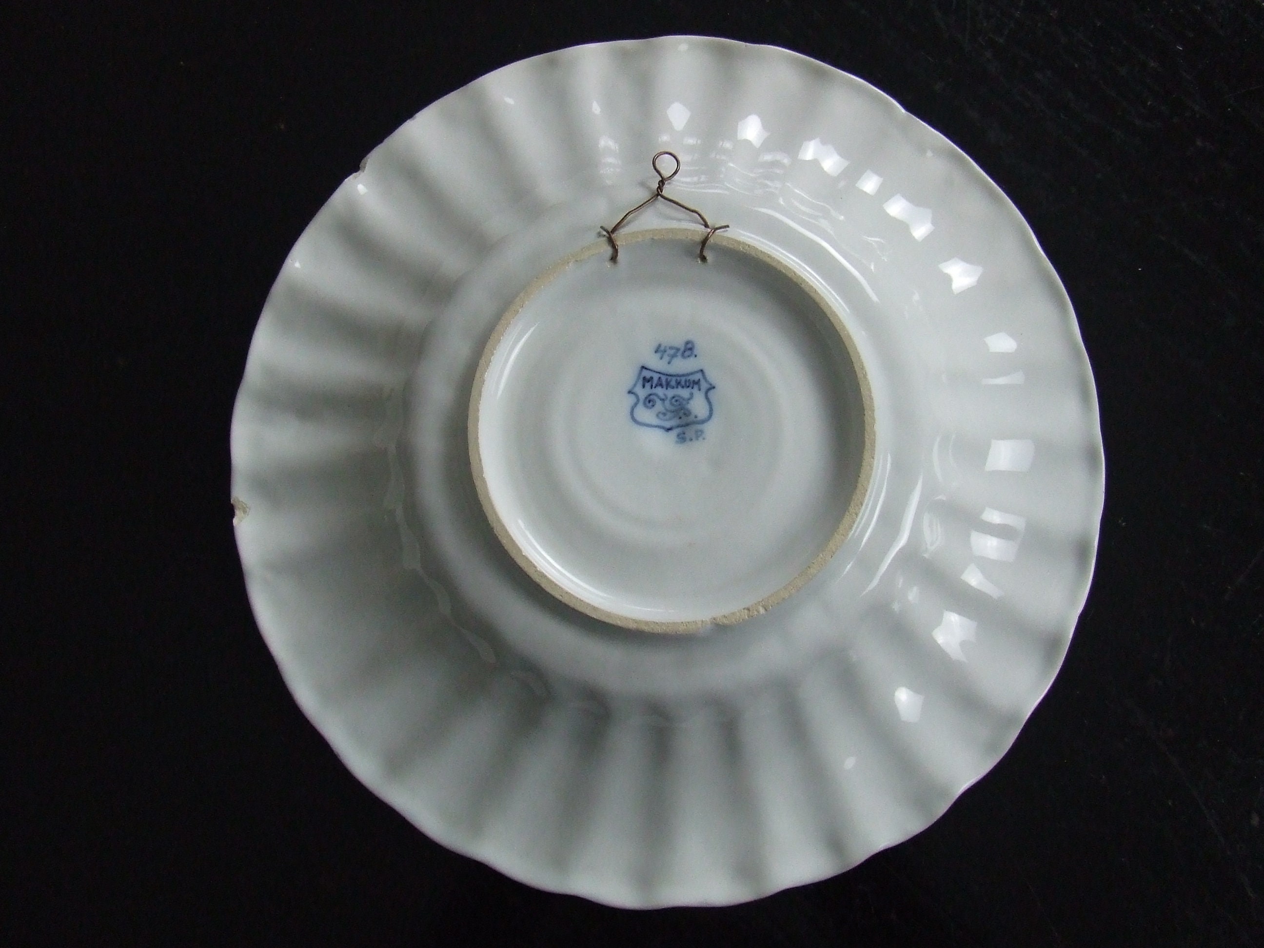 Tichelaar Makkum large handpainted Delft style scalloped and Tichelaar Makkum large handpainted Delft style scalloped and