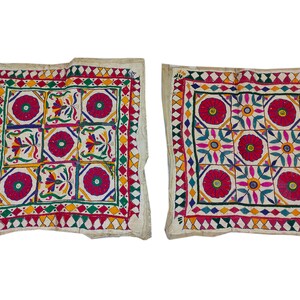 Satz von 2 Vintage Kutch Tribal Indian Tapisserie 20 cm X 20 cm, ethnischen Banjara Wandbehang, rustikale Dekor Tapisserie Wandbehang, Vintage Embroide