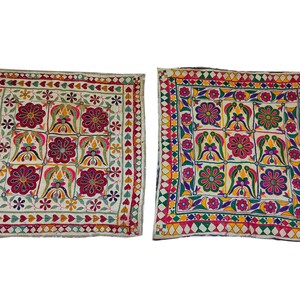 2er-Set Vintage Kutch Tribal Indianer Tapisserie 26 cm x 26 cm, ethnischer Banjara Wandbehang, rustikales Dekor Tapisserie Wandbehang, Vintage Embroide