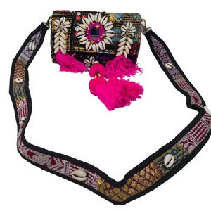 Borsa Boho Banjara, Borsa vintage Banjara con pompon ricamati, / Borsa da viaggio / Regalo per lei / Borsa a tracolla Boho / Borsa artigianale Borsa da festival