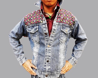 Chaqueta vaquera bordada, chaqueta vintage Banjara, chaqueta vaquera adornada, chaqueta vaquera bohemia, chaqueta étnica banjara antigua hecha a mano vintage