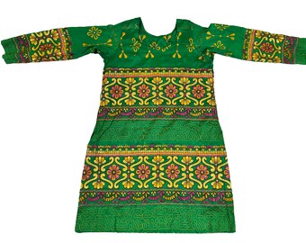 Vintage langes Kleid , Gujarat Kutch bestickte Mädchen, Damenbekleidung schwer Handgemachte Banjara Kleid, Belutsch Zigeuner Banjara Rajasthani Kleid