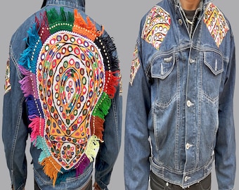 Chaqueta vaquera bordada, chaqueta vintage Banjara, chaqueta vaquera adornada, chaqueta vaquera bohemia, chaqueta étnica banjara antigua hecha a mano vintage