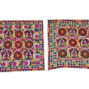2er-Set Vintage Kutch Tribal Indianer Tapisserie 23 cm x 23 cm, ethnischer Banjara Wandbehang, rustikales Dekor Tapisserie Wandbehang, Vintage Embroide