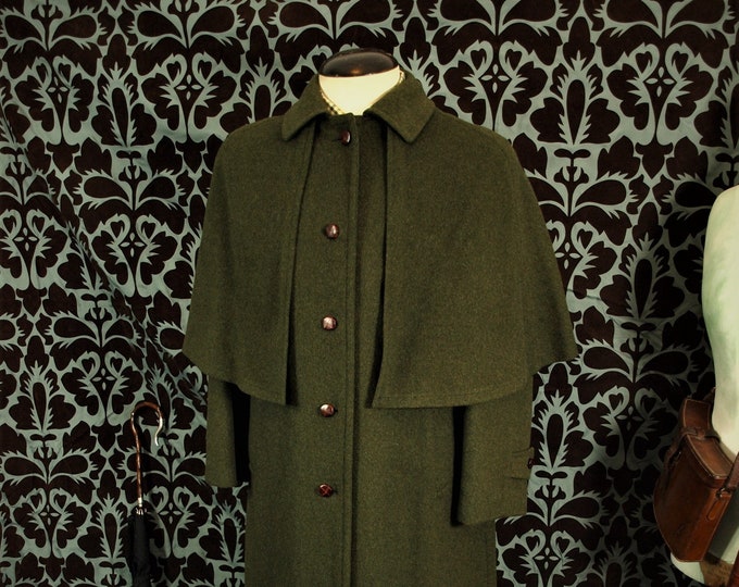 Rare Mens or Ladies Vintage Loden Inverness Cape with Sleeves and shoulder Shawl Size 40 inch medium