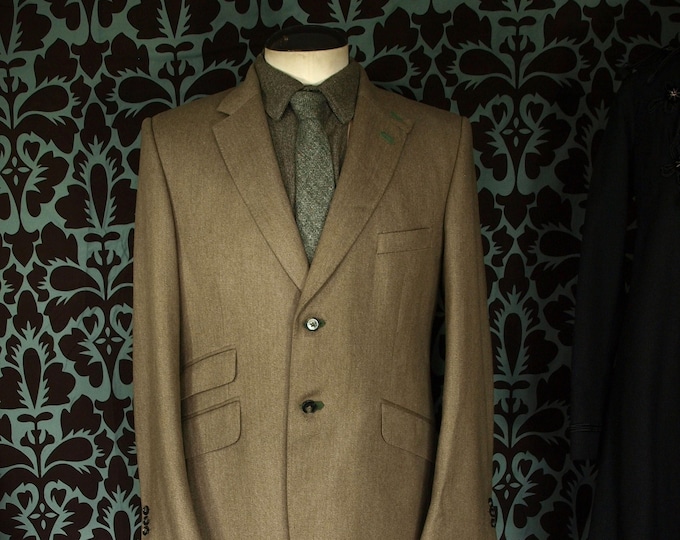Unused Superb Mens Laksen Limited Edition Glennan Tweed Norfolk jacket  in a size 42 to a slim 44 inch Large Long RRP 699